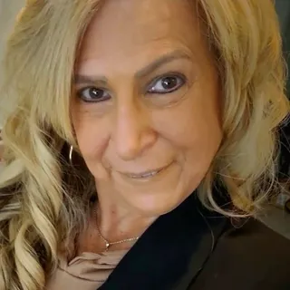 Lori B.