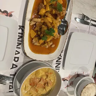 Yellow curry and mango chicken