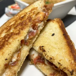 Grilled Deluxe Cheese