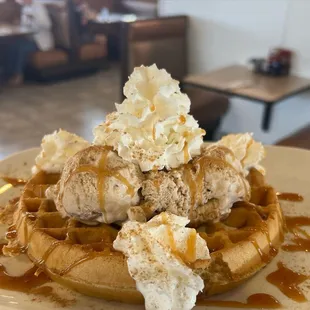 Maple caramel waffle
