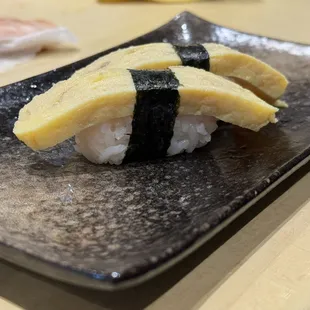 Tamago nigiri