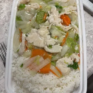 Chicken Chow Mein with white rice