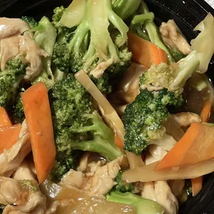 Chicken &amp; broccoli (good flavor but very oily/greasy) - 9/1/2021
