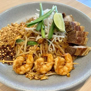 Pad Thai Ramen Crispy Pork "Pad Thai Moo Korb"