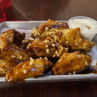 Teriyaki wings with blue cheese