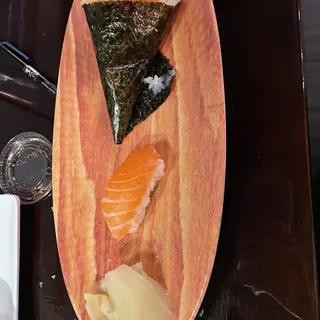 Spicy Salmon Hand Roll