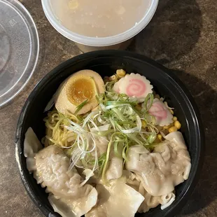 Wonton ramen