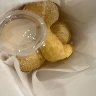 KIO Mochi Cheese Ball Doughnuts (4Pc)