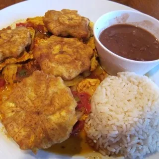 Pollo Con Patacones