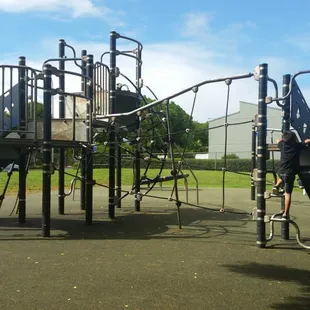 Jungle gym