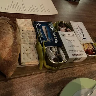 Sardine, octopus, spicy mackerel in olive oil.