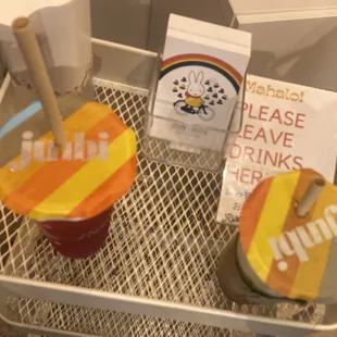 We put our drinks here at the entrance as we shop.