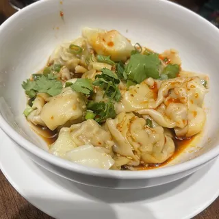 Spicy Wontons in Chili Sauce