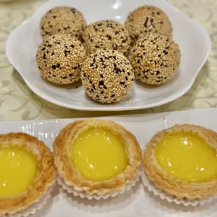 The best egg tarts we've ever had!  Sesame balls (w/ red bean paste) perfectly prepared and served warm!  Yum!
