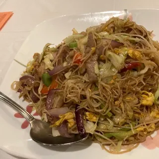 102. Fried Vermicelli with Beef & Preserved Green