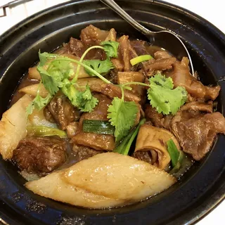 CP104. Beef Stew with Turnip Hot Pot