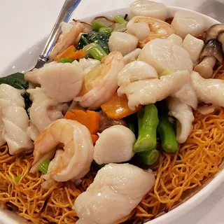 N110. House Seafood Pan Fried Noodle
