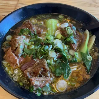 Braised Beef Noodle Soup (Not Spicy)