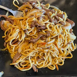Beef lo mein