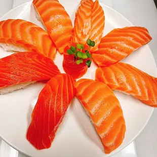 Salmon Nigiri