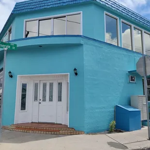 Located on the corner of Homerule Street and Puuhale Road - go to the door on Homerule Street (not this door)