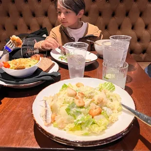 Cesar salad, Sheppard pie and lamb lollipops, with seafood chowder.