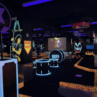 Kiss By Monster Mini Golf
