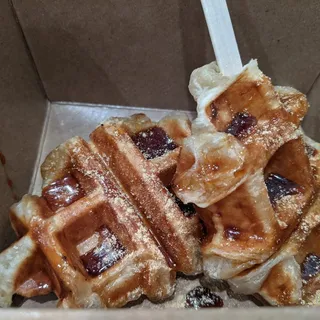 Kuromitsu Kinako Croffle