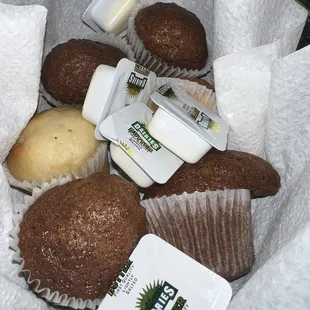 1&apos;23 - they&apos;re free baskets of mini muffins when you order a meal