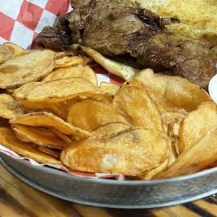 Lunch special brisket sandwich sandwich with house chips