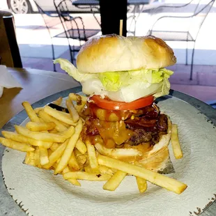 Kowboy burger -$12.99