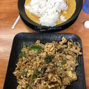 Drunken Noodles and the yellow curry
