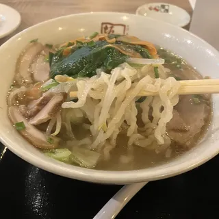 Mixed Boiled Vegetable Shio Ramen