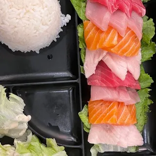 Assorted Sashimi Plate (12pcs)