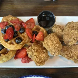 FRIED WINGS AND MINI WAFFLES
