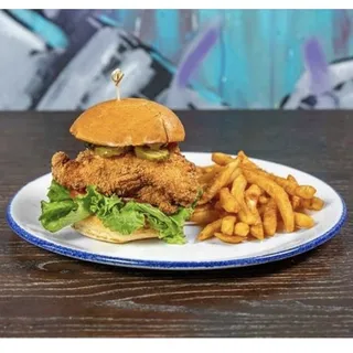 CRISPY CHICKEN SANDWICH W/FRIES