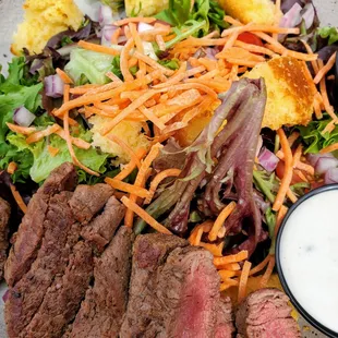 House salad with steak