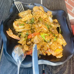 Drunken Noodles with sea food- they were generous with the sea food.