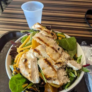 Beet salad with grilled chicken