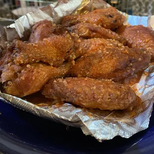 Crispy hot garlic chicken wings