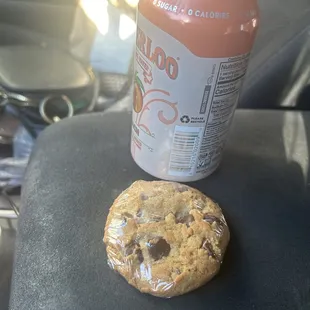 The chocolate chip cookie was tiny, reminded me of the ones that they used to give in the Panda Express kids meals
