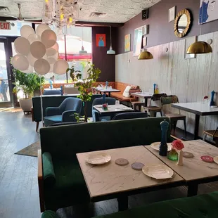 sushi and sashimi, interior
