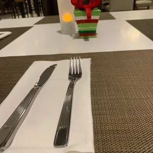 sushi and sashimi, interior