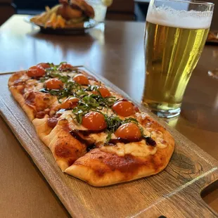MARGHERITA FLATBREAD