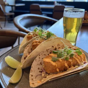 FISH TACOS
salmon, coleslaw, pineapple, jalapeno, onion, cilantro, cotija cheese, creamy lime sauce
Chips and Salsa