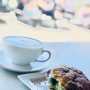 Is it breakfast, brunch or lunch Al fresco? Who cares! Love this chill, outdoorsy vibe, perfect after a sweaty beach run!