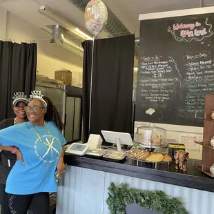 Tiffany and T and counter with baked goodies