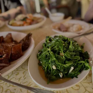 Pea Sprouts with Garlic