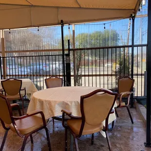 Lunch at 11:15am. They just hosed down the outdoor floors. A bit wet, but you know it is clean. They have added heat lamps, plastic siding.