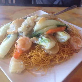 96. Seafood Chow Mein